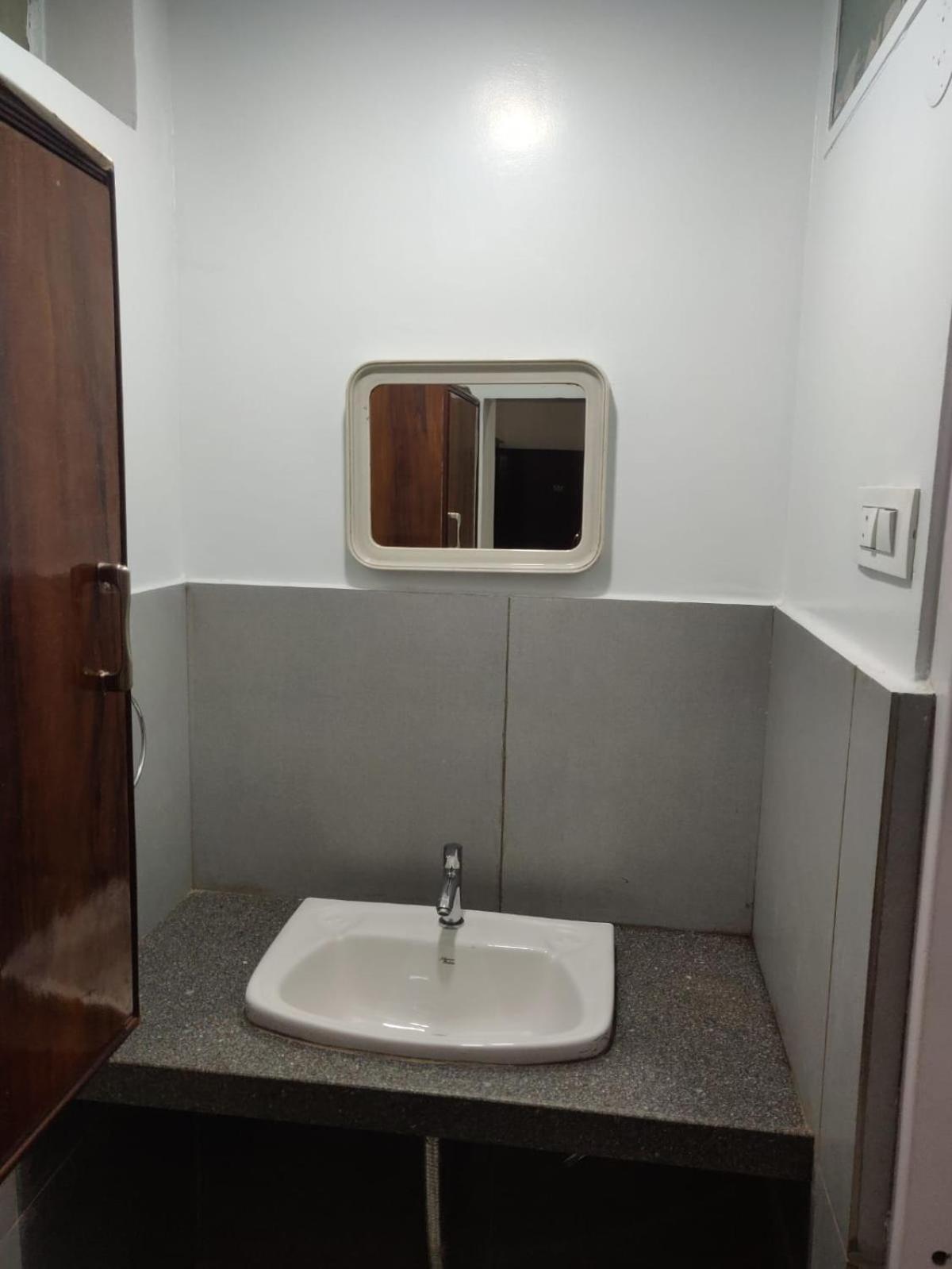 Hotel Parth Residency Kolhapur Dış mekan fotoğraf